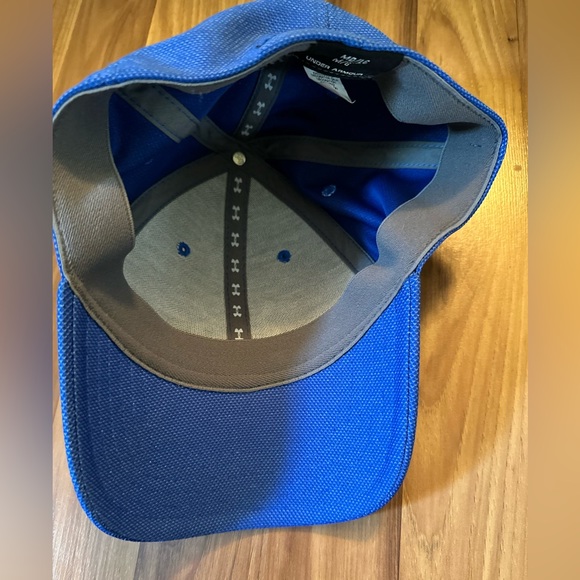 Boys UA Hat - Picture 3 of 4